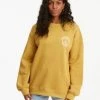 Outlet 🌟 Billabong Free Your Mind Crewneck Sweatshirt SUNSET GOLD 😍 -Womens-clothing Shop abjsf00260 billabongw ylm0 frt1