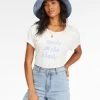 New 🥰 Billabong Made In The Shade Boyfriend T-Shirt SALT CRYSTAL ✨ -Womens-clothing Shop abjzt00706 billabongw scs frt1