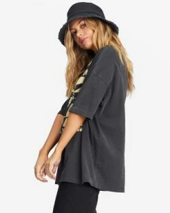 Hot Sale 👏 Billabong With Love From The Sun Oversized Graphic Boyfriend T-Shirt OFF BLACK 🌟 19 Hot Sale 👏 Billabong With Love From The Sun Oversized Graphic Boyfriend T-Shirt OFF BLACK 🌟 -Womens-clothing Shop abjzt00945 billabongw ofb sd1 1